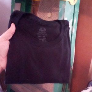 Shirts and pants color of the shirts black gray and blue and the pants are blue